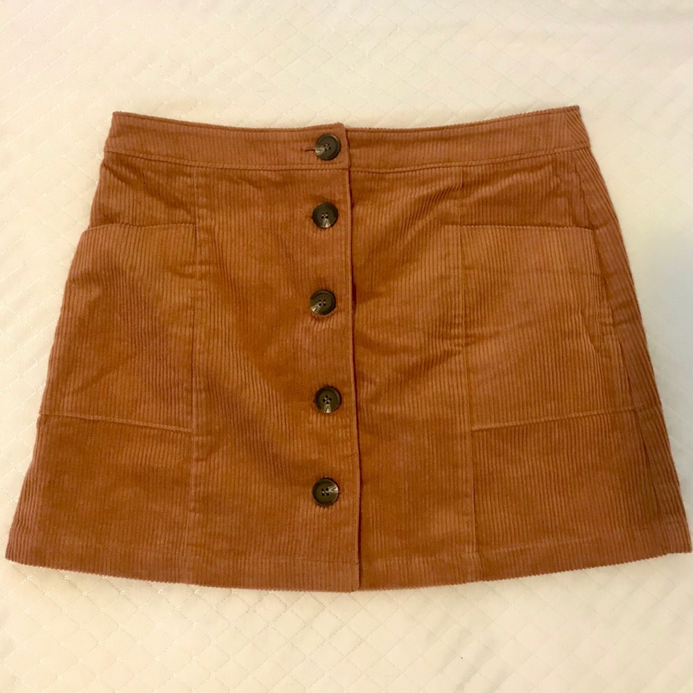 Corduroy Skirt with buttons and pockets
